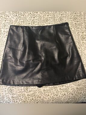 Abercrombie & Fitch Vegan Leather Mini Skort